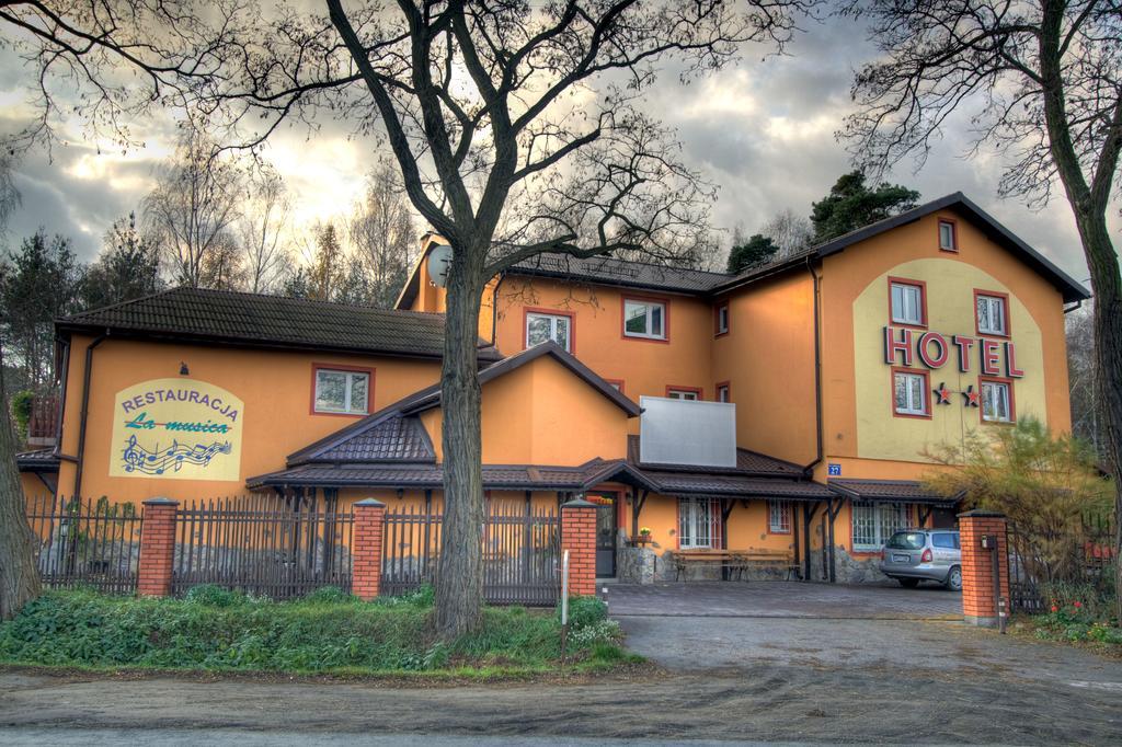 Hotel La-Musica Piaseczno  Exterior photo